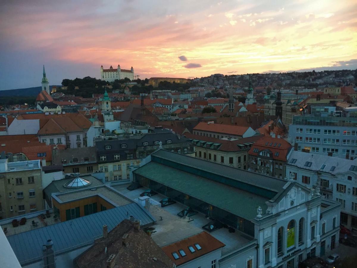 Top Floor Manderla Bratislava Exteriér fotografie